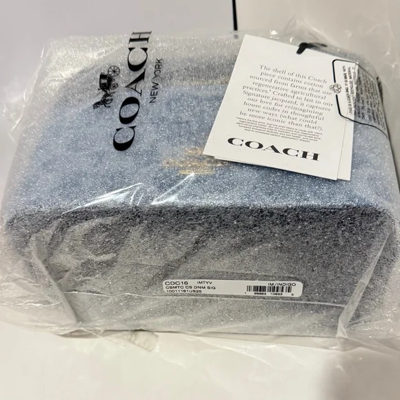 NEW Coach Cosmetic Case In Signature Denim NWT - Picture 4 of 4